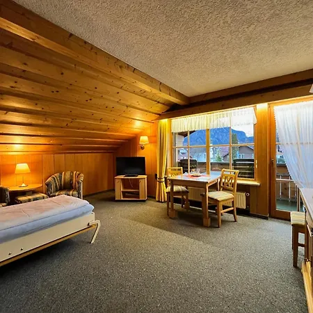 Bauer Apartment *